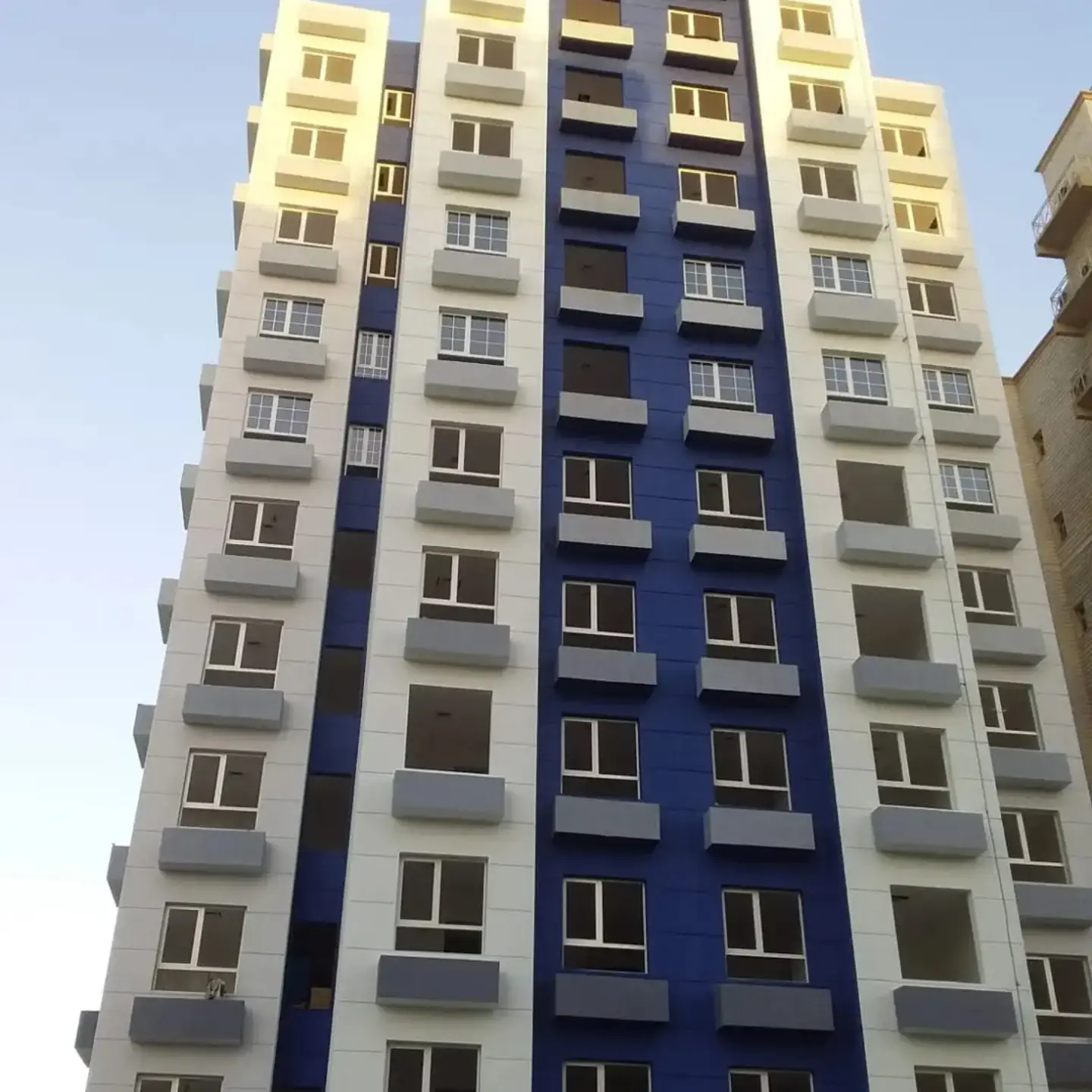 تم سليم عماره سكنيه شبابيك الامنيوم   — الفروانيه